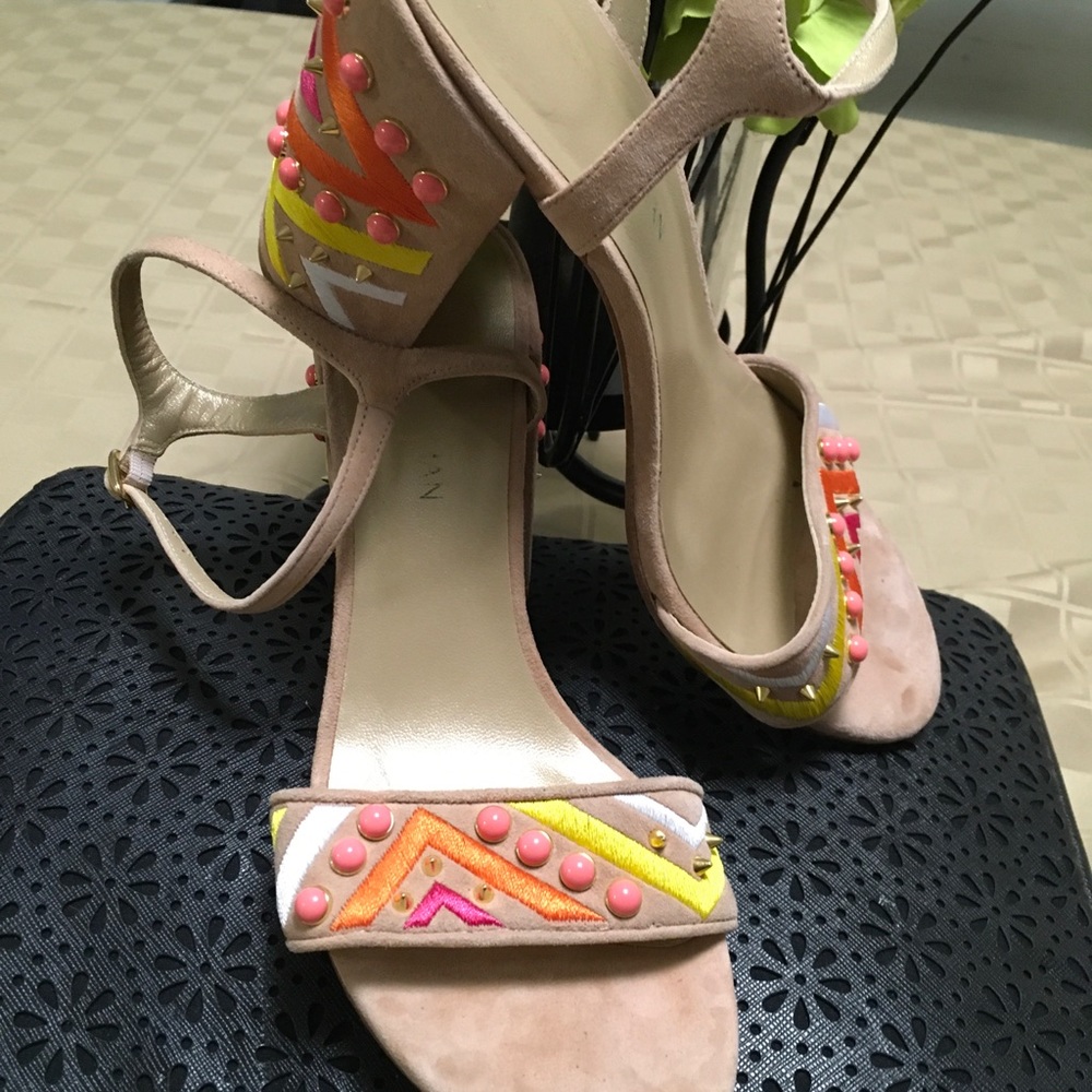 STUART WEITZMAN
